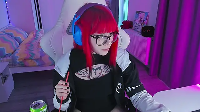 Snapshot of Yumi_Youkai chatting on 02.02.25 Yumi Youkai online show from 02.02.25