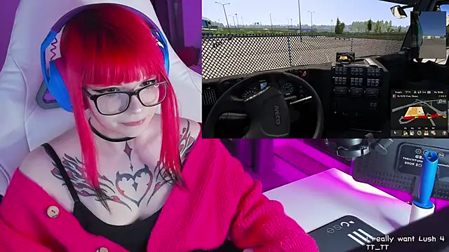 Snapshot of Yumi_Youkai chatting on 03.18.25 Yumi Youkai online show from 03.18.25