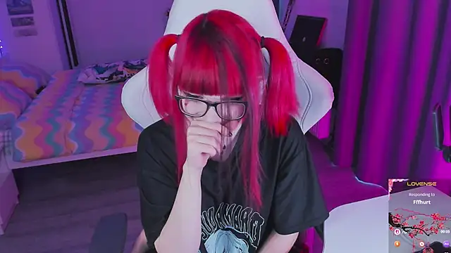 Snapshot of Yumi_Youkai chatting on 10.09.25 Yumi Youkai online show from 10.09.25