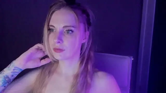 Snapshot of Aqualen chatting on 03.19.25 Aqualen online show from 03.19.25