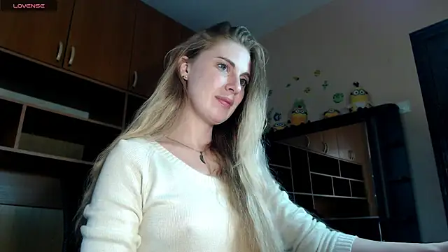 Snapshot of Aqualen chatting on 10.08.25 Aqualen online show from 10.08.25