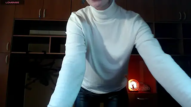 Snapshot of Aqualen chatting on 11.08.25 Aqualen online show from 11.08.25