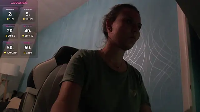 Snapshot of BabyNila chatting on 09.10.25 BabyNila online show from 09.10.25