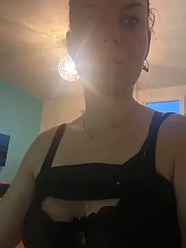 Snapshot of BabyNila chatting on 10.20.25 BabyNila online show from 10.20.25