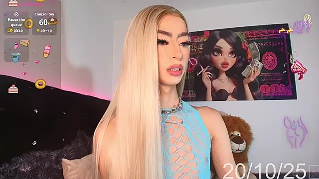 NahiaFox online show from 10.20.25