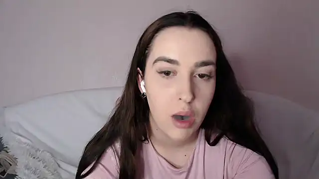 Snapshot of vitalina_freedom chatting on 03.22.25 vitalina freedom online show from 03.22.25