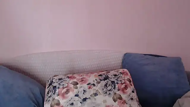 Snapshot of vitalina_freedom chatting on 10.31.25 vitalina freedom online show from 10.31.25