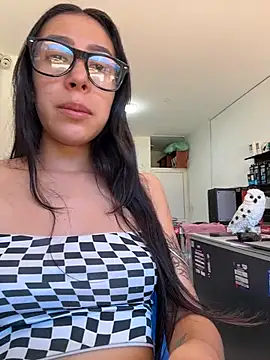 Snapshot of _alabina_ chatting on 02.25.26 alabina online show from 02.25.26