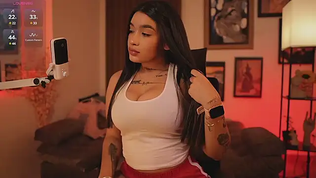 HannahW  online show from 12.08.24