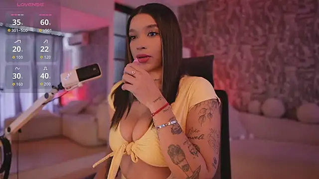 HannahW  online show from 09.10.25