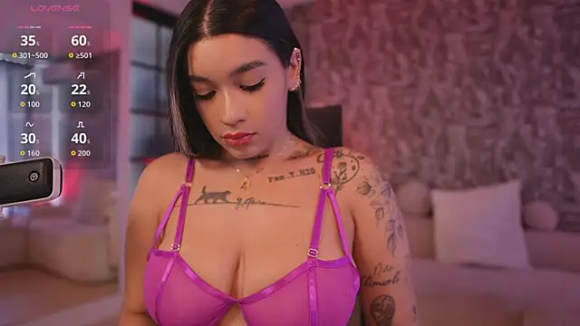 HannahW  online show from 09.18.25