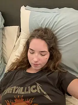 Snapshot of Nura_n_Sarah chatting on 03.19.25 Nura n Sarah online show from 03.19.25