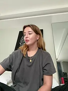 Snapshot of Nura_n_Sarah chatting on 03.21.25 Nura n Sarah online show from 03.21.25