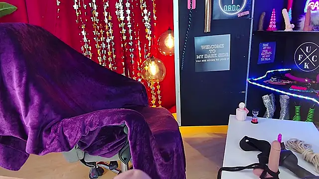 Snapshot of iammistress chatting on 01.22.25 iammistress online show from 01.22.25