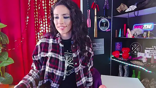 Snapshot of iammistress chatting on 02.28.25 iammistress online show from 02.28.25