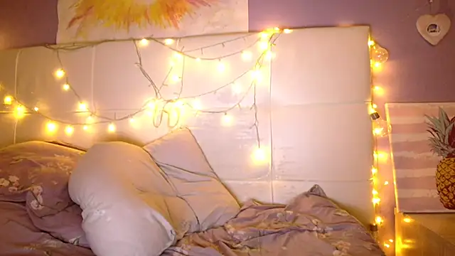 Snapshot of sexxxyreddx chatting on 11.23.25 sexxxyreddx online show from 11.23.25