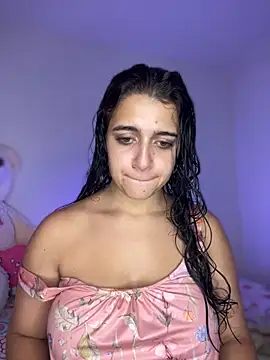 Snapshot of Alicia_Ruiz chatting on 10.06.25 Alicia Ruiz online show from 10.06.25