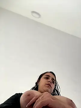 Snapshot of Alicia_Ruiz chatting on 10.08.25 Alicia Ruiz online show from 10.08.25