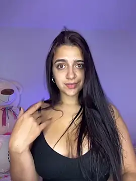 Snapshot of Alicia_Ruiz chatting on 10.18.25 Alicia Ruiz online show from 10.18.25