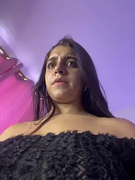 Snapshot of Alicia_Ruiz chatting on 10.21.25 Alicia Ruiz online show from 10.21.25