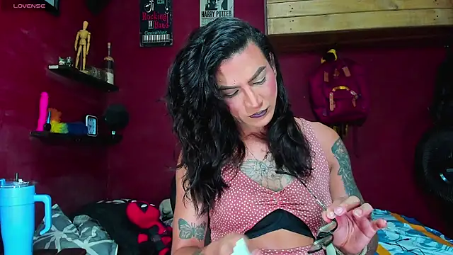 Snapshot of dariell_smokesexx chatting on 10.06.25 dariell smokesexx online show from 10.06.25