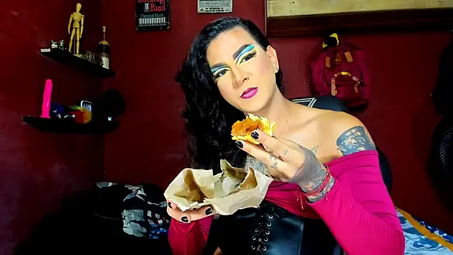 Snapshot of dariell_smokesexx chatting on 10.19.25 dariell smokesexx online show from 10.19.25