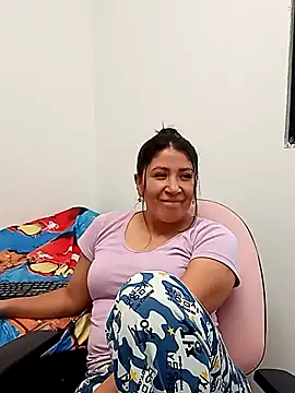 Snapshot of nammy__dirtyhott chatting on 02.07.26 nammy dirtyhott online show from 02.07.26