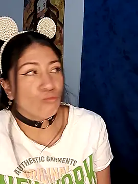 Snapshot of nammy__dirtyhott chatting on 02.19.26 nammy dirtyhott online show from 02.19.26