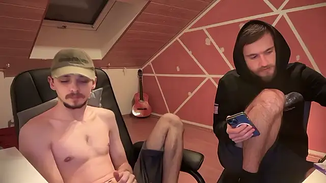 Snapshot of naked_psy chatting on 12.03.24 naked psy online show from 12.03.24