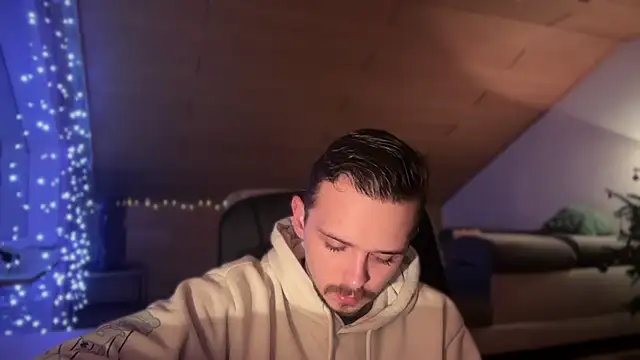 Snapshot of naked_psy chatting on 01.10.25 naked psy online show from 01.10.25