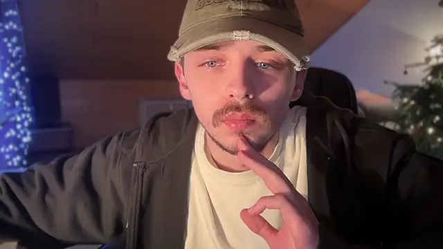 Snapshot of naked_psy chatting on 01.16.25 naked psy online show from 01.16.25