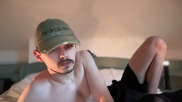 Snapshot of naked_psy chatting on 01.26.25 naked psy online show from 01.26.25