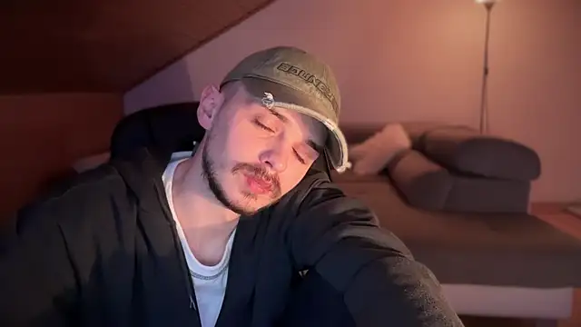 Snapshot of naked_psy chatting on 02.03.25 naked psy online show from 02.03.25