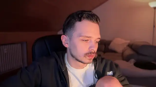 Snapshot of naked_psy chatting on 02.07.25 naked psy online show from 02.07.25