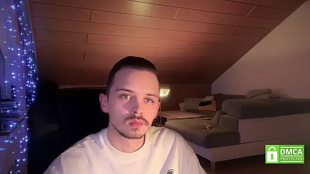 Snapshot of naked_psy chatting on 02.13.25 naked psy online show from 02.13.25