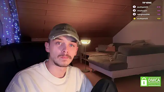 Snapshot of naked_psy chatting on 02.13.25 naked psy online show from 02.13.25