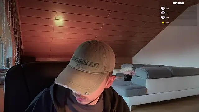 Snapshot of naked_psy chatting on 02.17.25 naked psy online show from 02.17.25