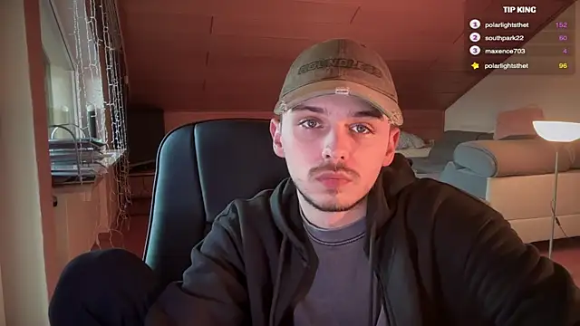 Snapshot of naked_psy chatting on 02.18.25 naked psy online show from 02.18.25