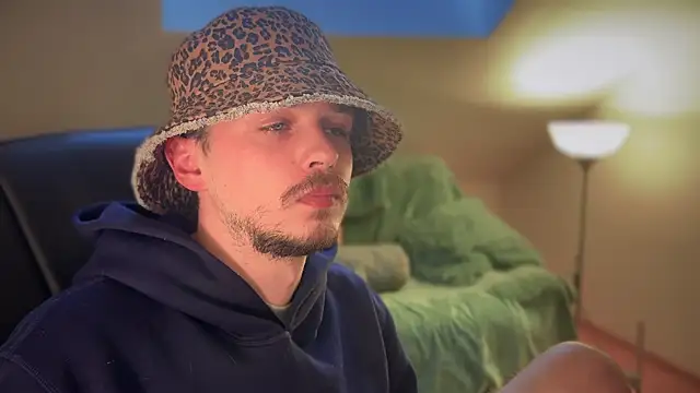 Snapshot of naked_psy chatting on 03.13.25 naked psy online show from 03.13.25