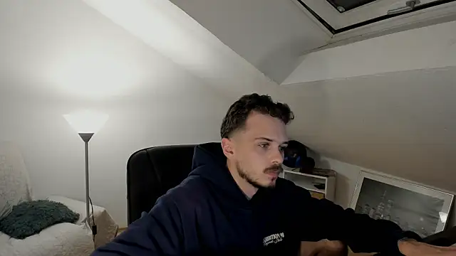 Snapshot of naked_psy chatting on 09.15.25 naked psy online show from 09.15.25