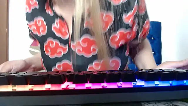 69liamilk69 online show from 11.23.25