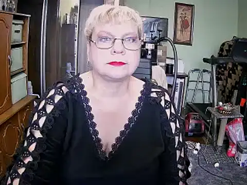 Snapshot of LOLA8888 chatting on 10.09.25 LOLA8888 online show from 10.09.25