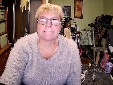 Snapshot of LOLA8888 chatting on 10.26.25 LOLA8888 online show from 10.26.25