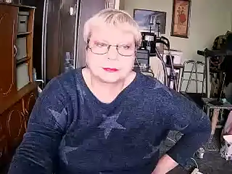 Snapshot of LOLA8888 chatting on 11.19.25 LOLA8888 online show from 11.19.25