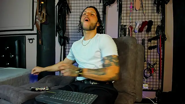 Twisted Fantasy online show from 03.19.25