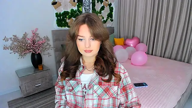 MiracleCurly online show from 03.05.25