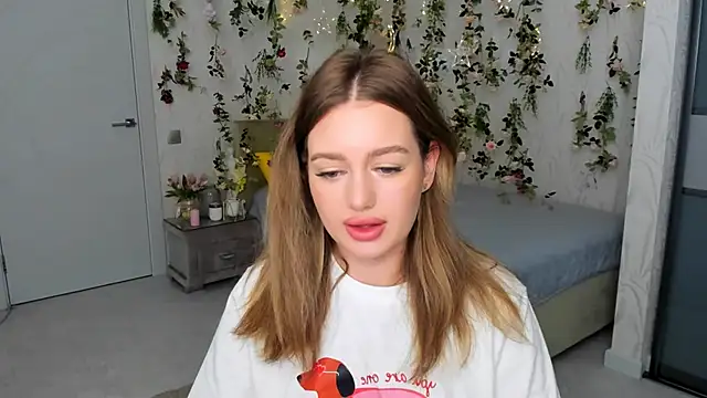 MiracleCurly online show from 10.12.25