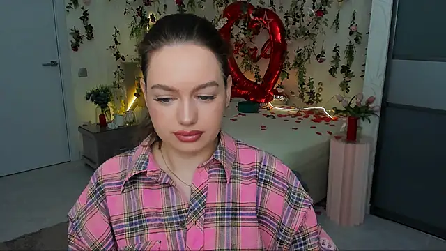 MiracleCurly online show from 03.12.26