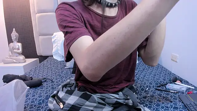 Hecatee 77 online show from 02.19.25