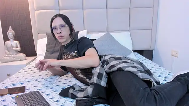 Hecatee 77 online show from 03.11.25